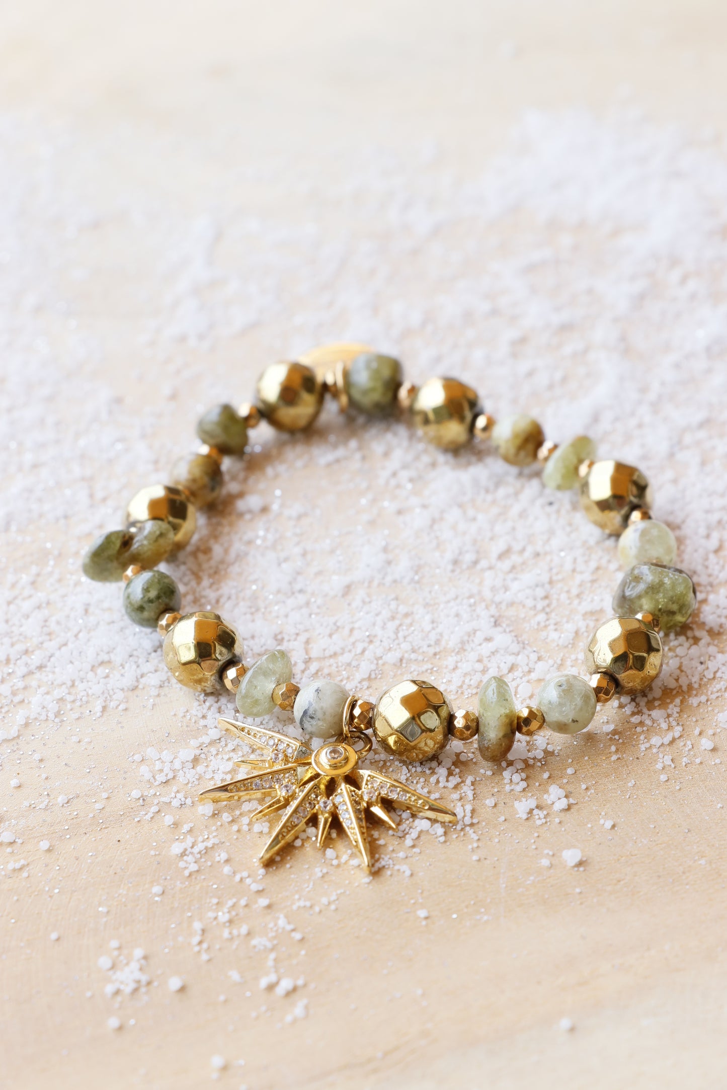 Bracelet UTTHANA Renouveau & Équilibre Émotionnel en grenat vert