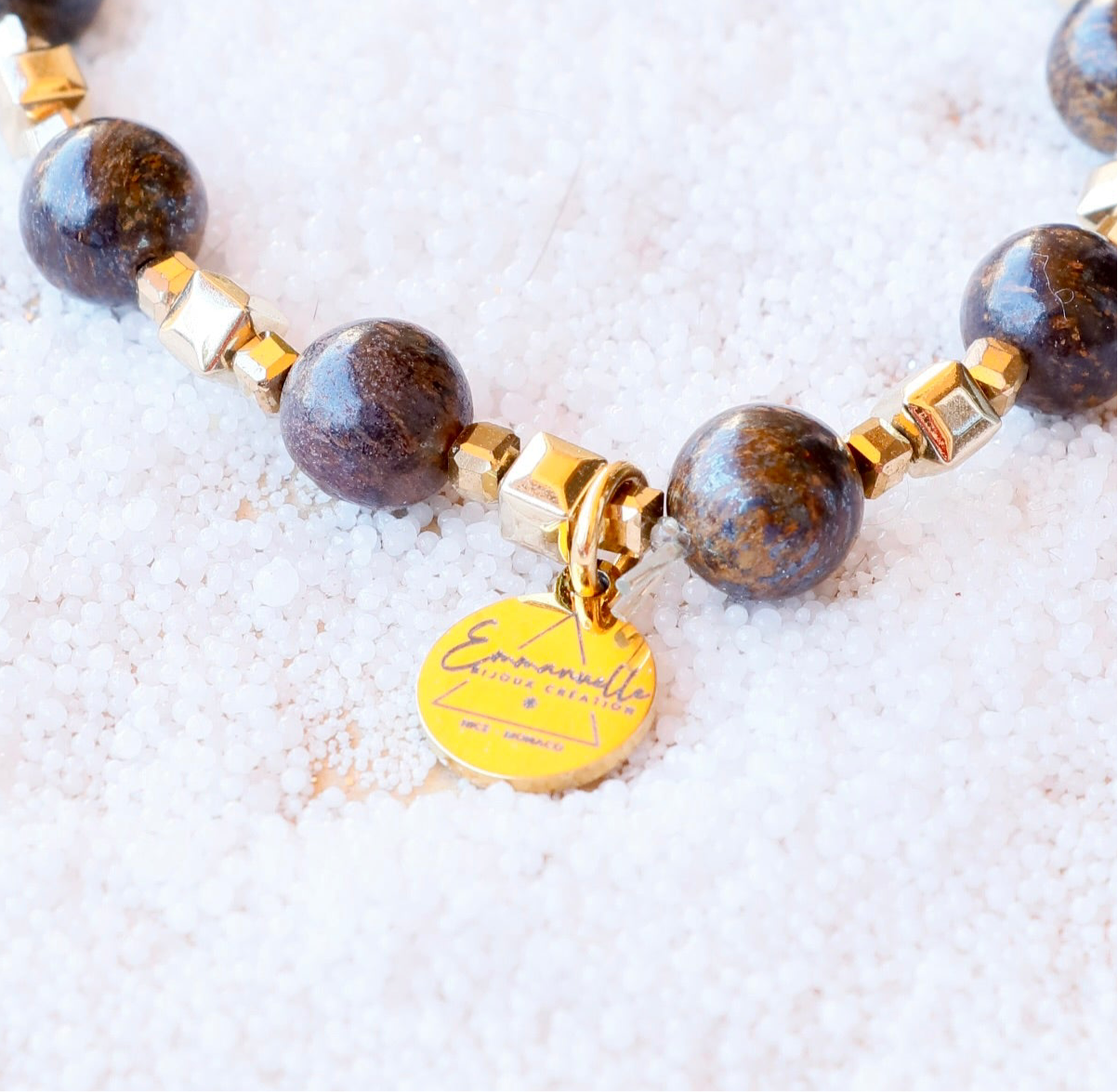 Bracelet pendentif scarabée ailé SADHANA – Protection & Stabilité en Bronzite