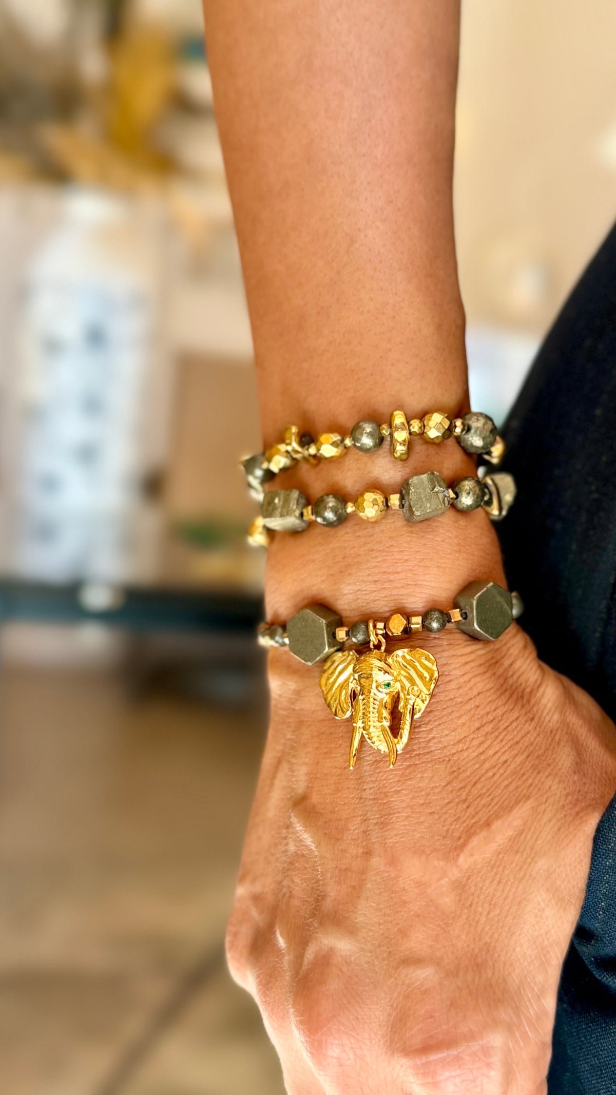 LUMEN — Bracelet en Pyrite Pendentif Éléphant | Abondance & Opportunités