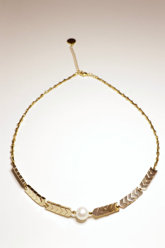 Collier DHĀRAṆĀ en hématite plaquée or Perle Naturelle ✧ Je deviens le pilier de ma propre vie