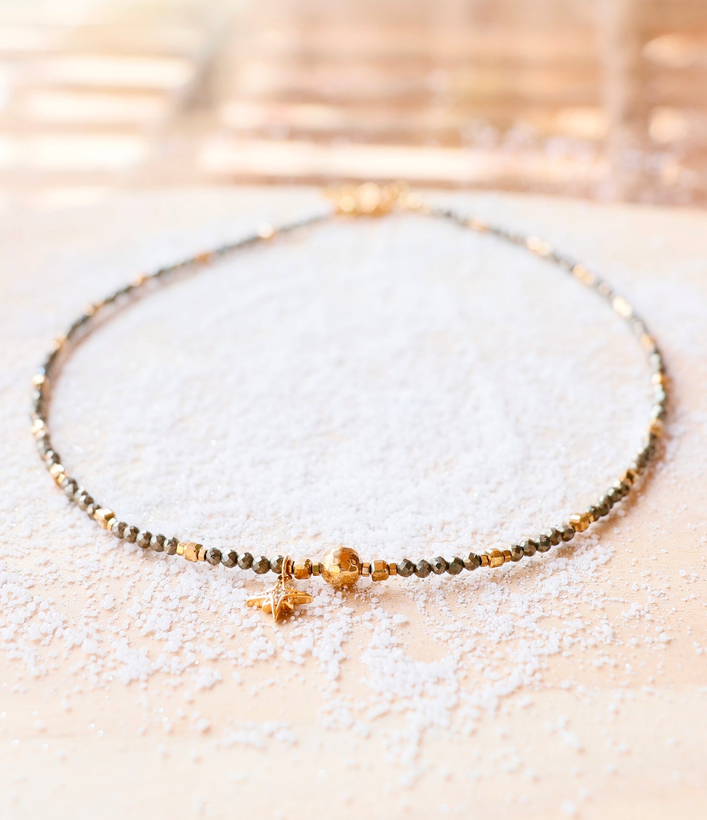Collier tour de cou VIBHUTI en Pyrite – Force Intérieure & Rayonnement Personnel