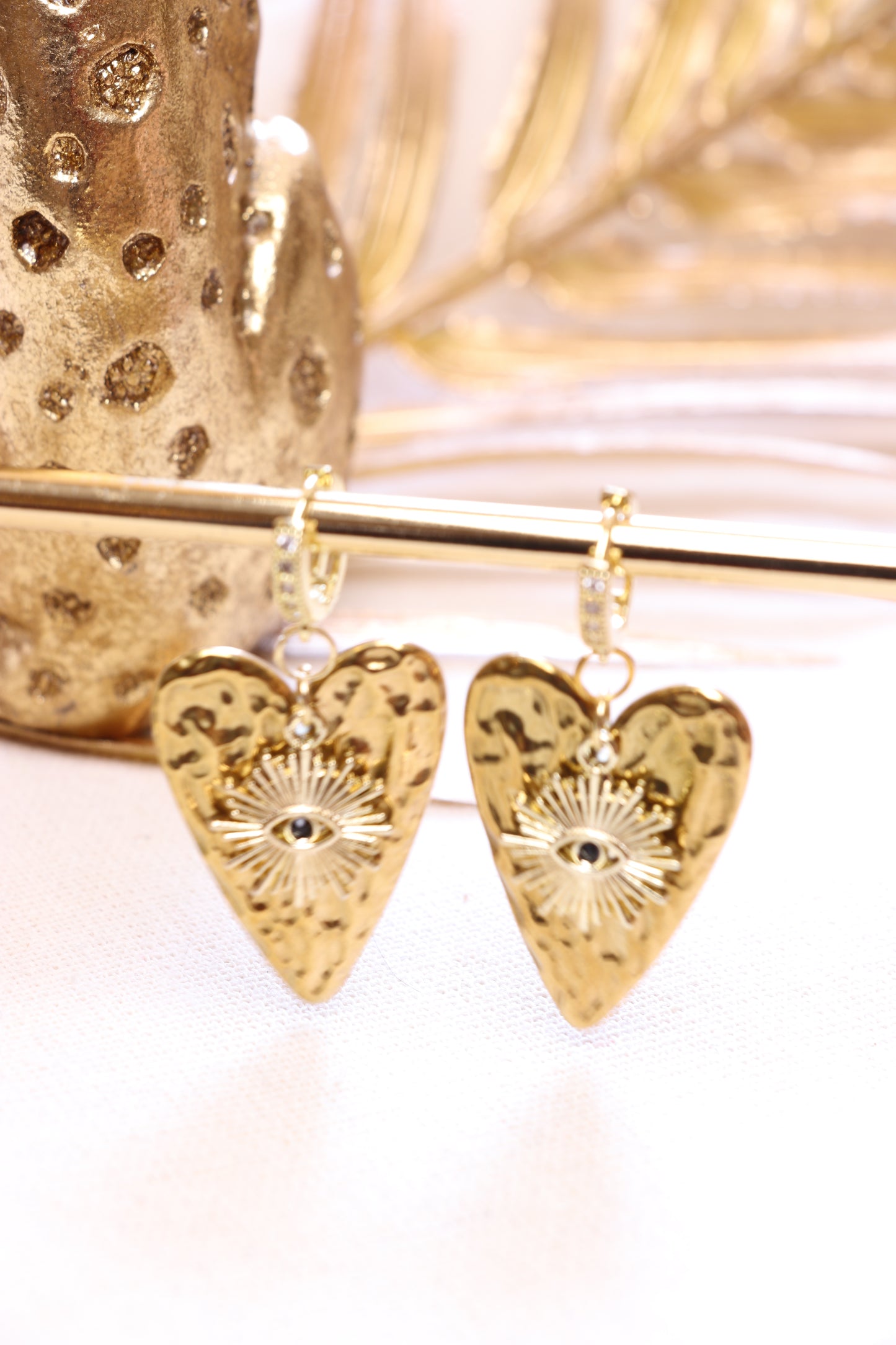 ÉGIDE • Boucles d’Oreilles Cœur & Œil de Protection | Protection douce