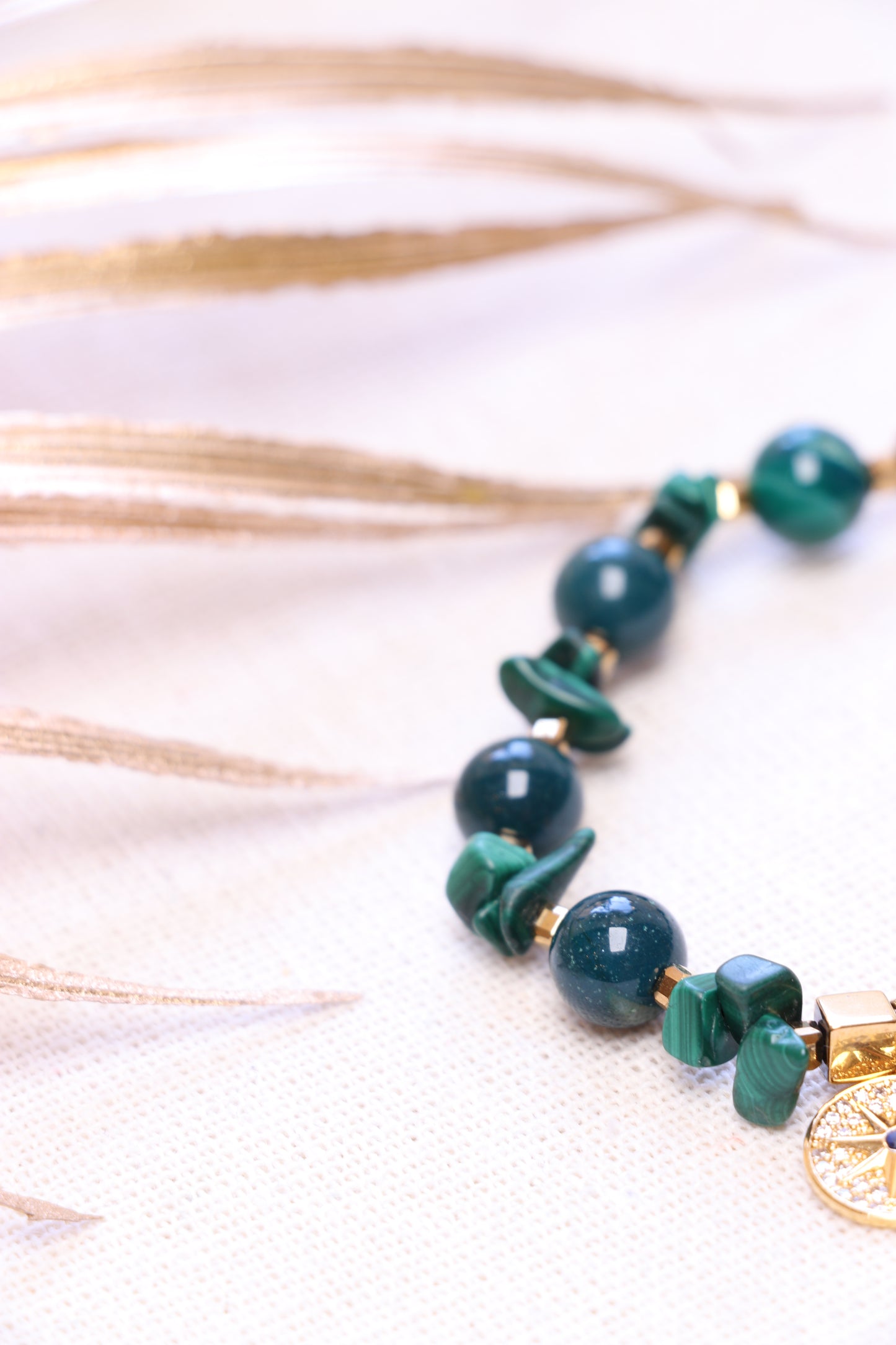 ALTER  - Bracelet en Malachite Pendentif Boussole | RÉGÉRATION, ÉQUILIBRE & TRANSFORMATION (Copie)