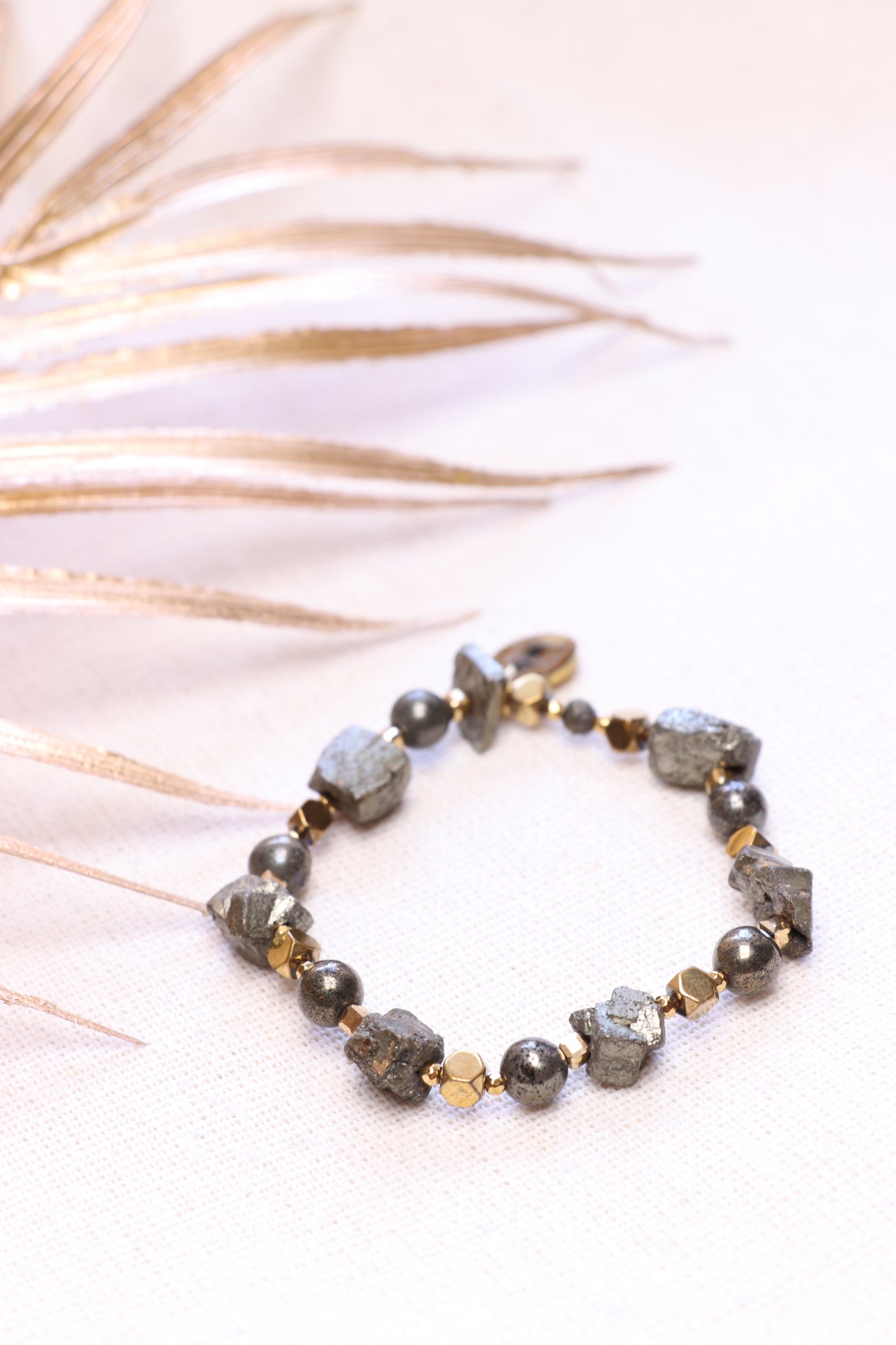 LUMEN |  Bracelet en Pyrite – Confiance en soi & courage | ABONDANCE & OPPORTUNITÉS