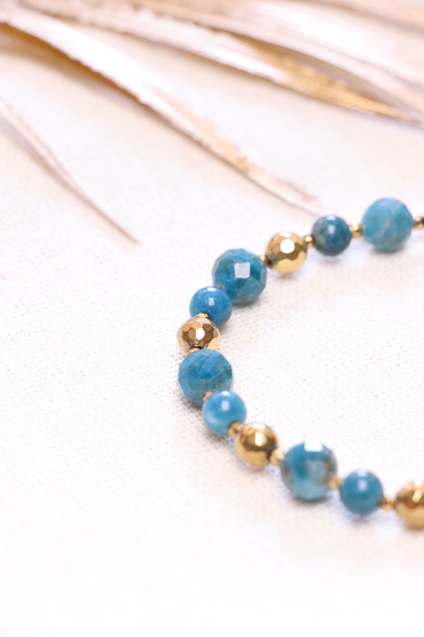 REFLET & RIVAGE - Bracelet en Apatite Bleue | CLARTÉ & COMMUNICATION SEREINE