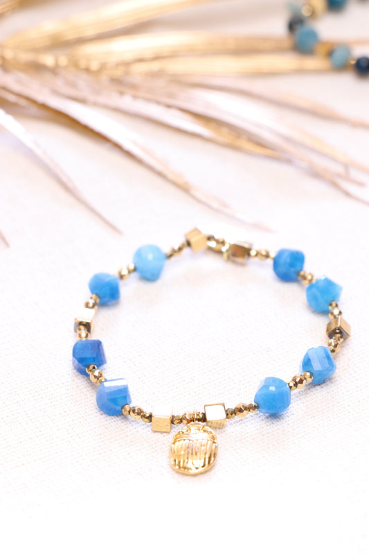 Bracelet en Apatite Bleue avec Scarabée — Emmanuelle Bijoux