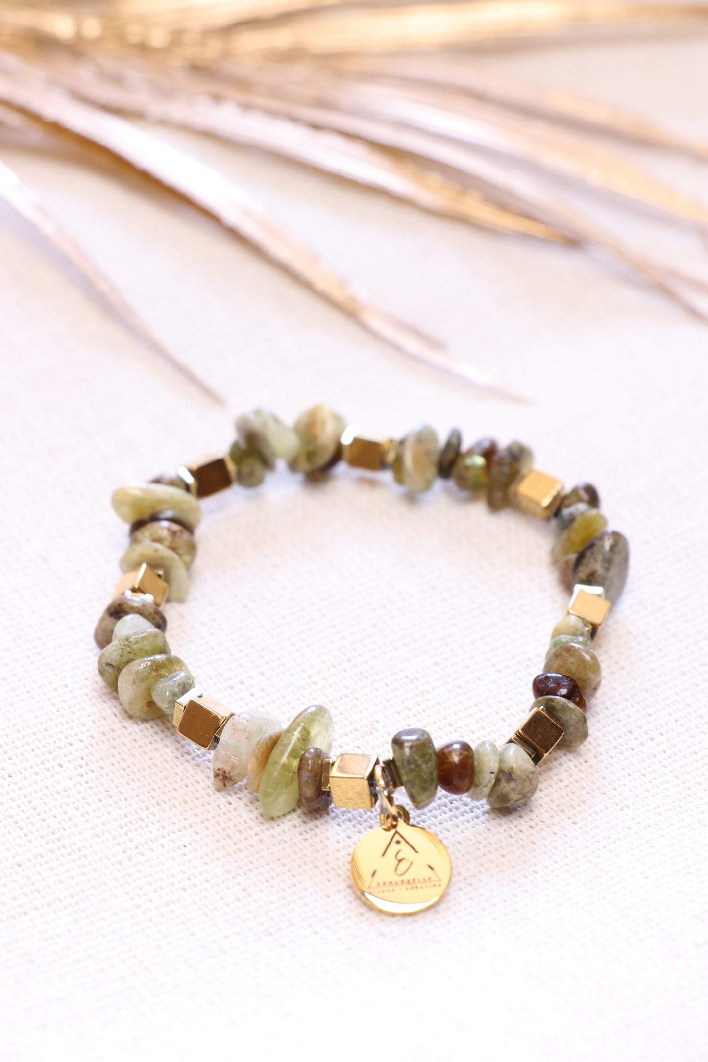 LULEM - Bracelet en Grenat Vert | Le Renouveau Intérieur