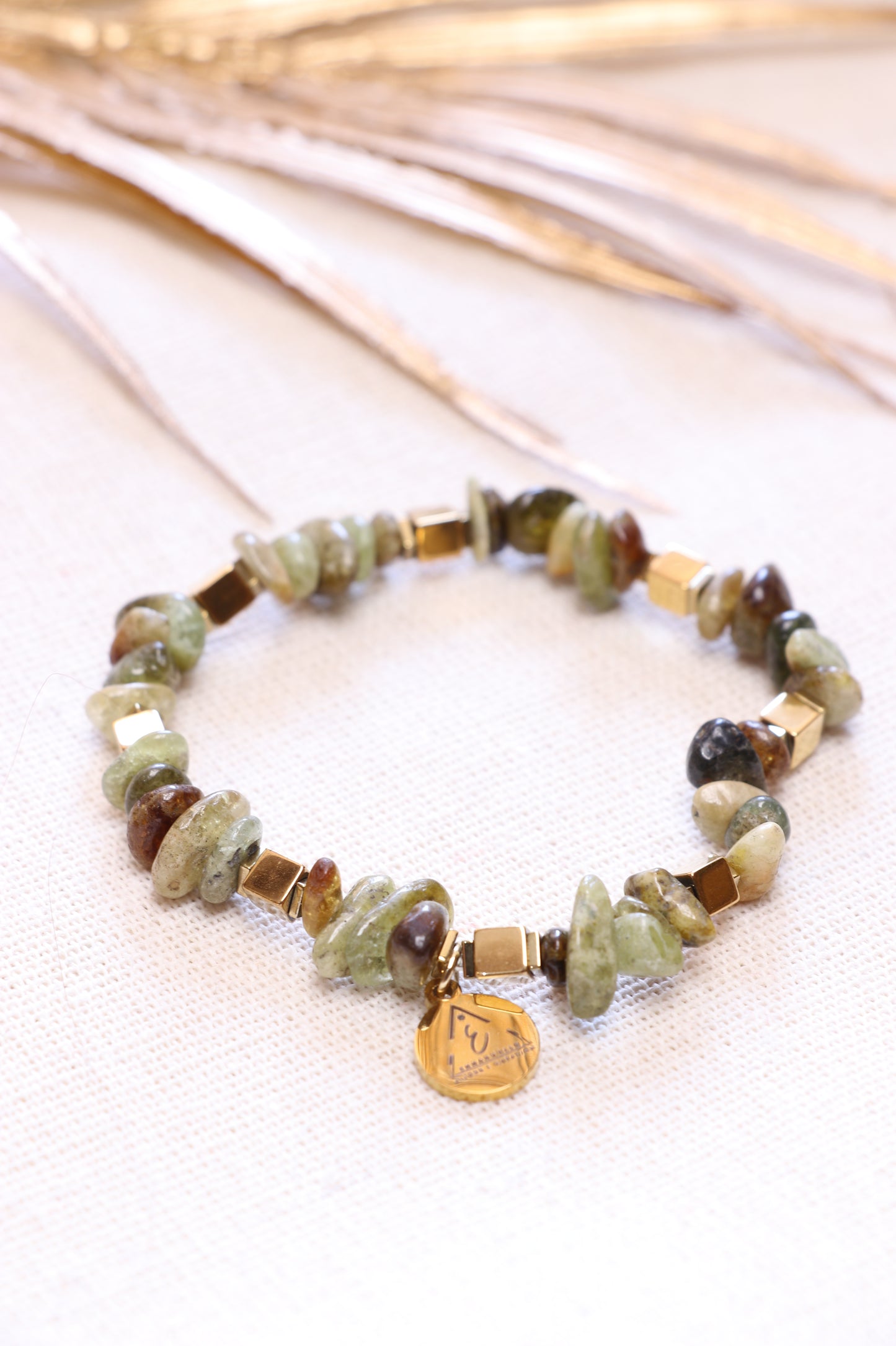 LULEM - Bracelet en Grenat Vert | Le Renouveau Intérieur