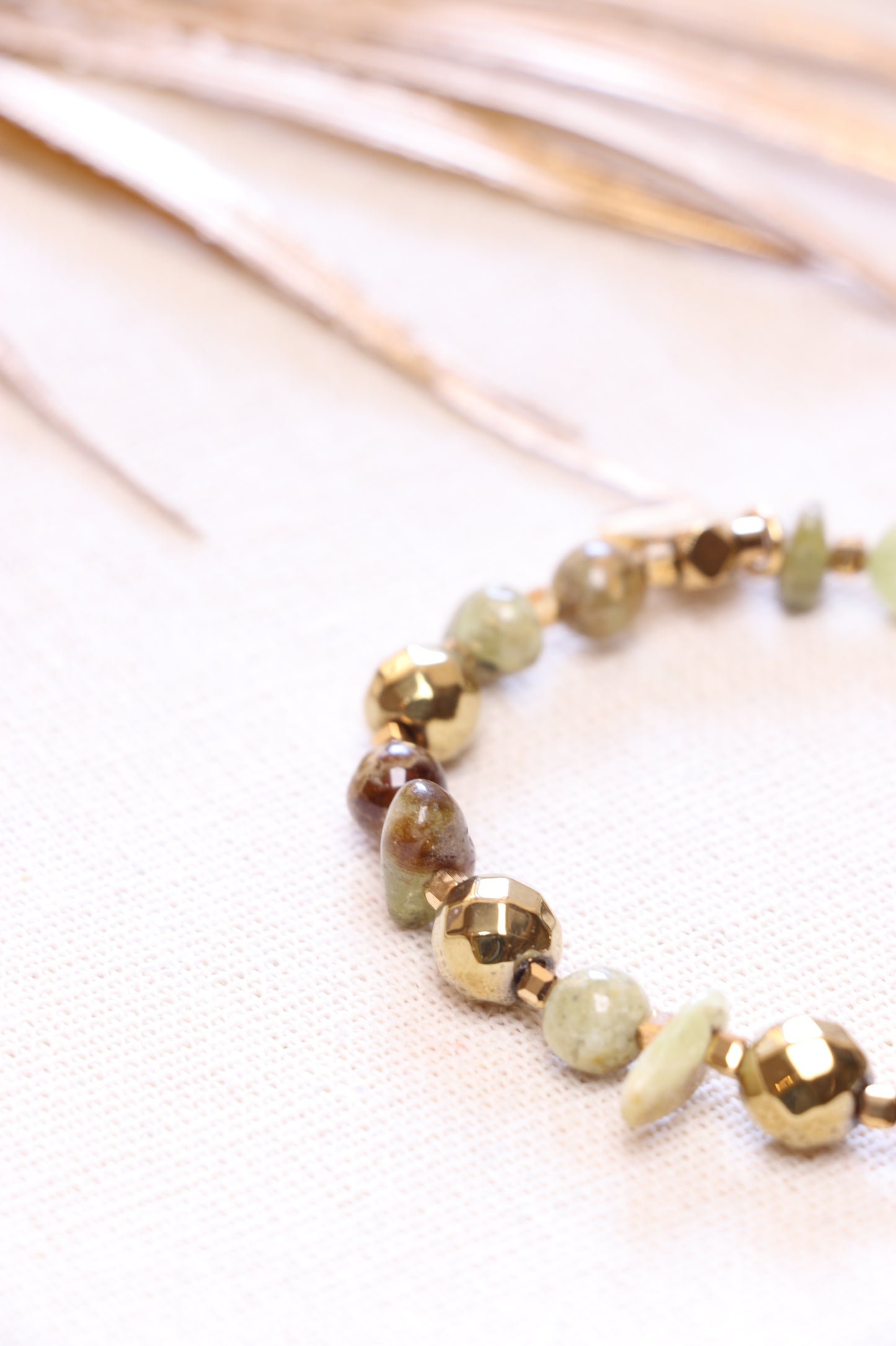 LULEM - Bracelet en Grenat Vert | Le Renouveau Intérieur