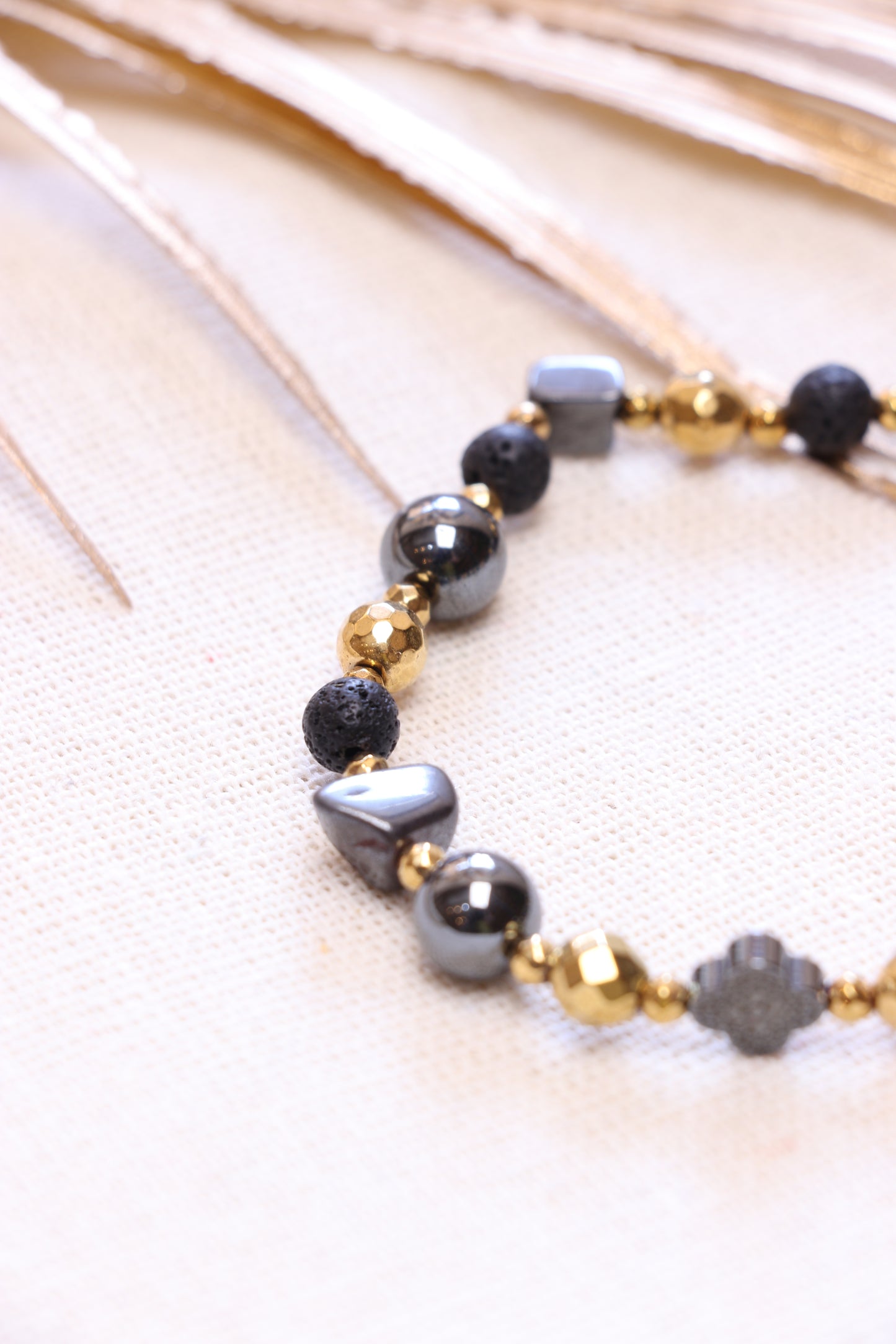 Bracelet EGIDE en Hématite | Protection contre les énergies négatives