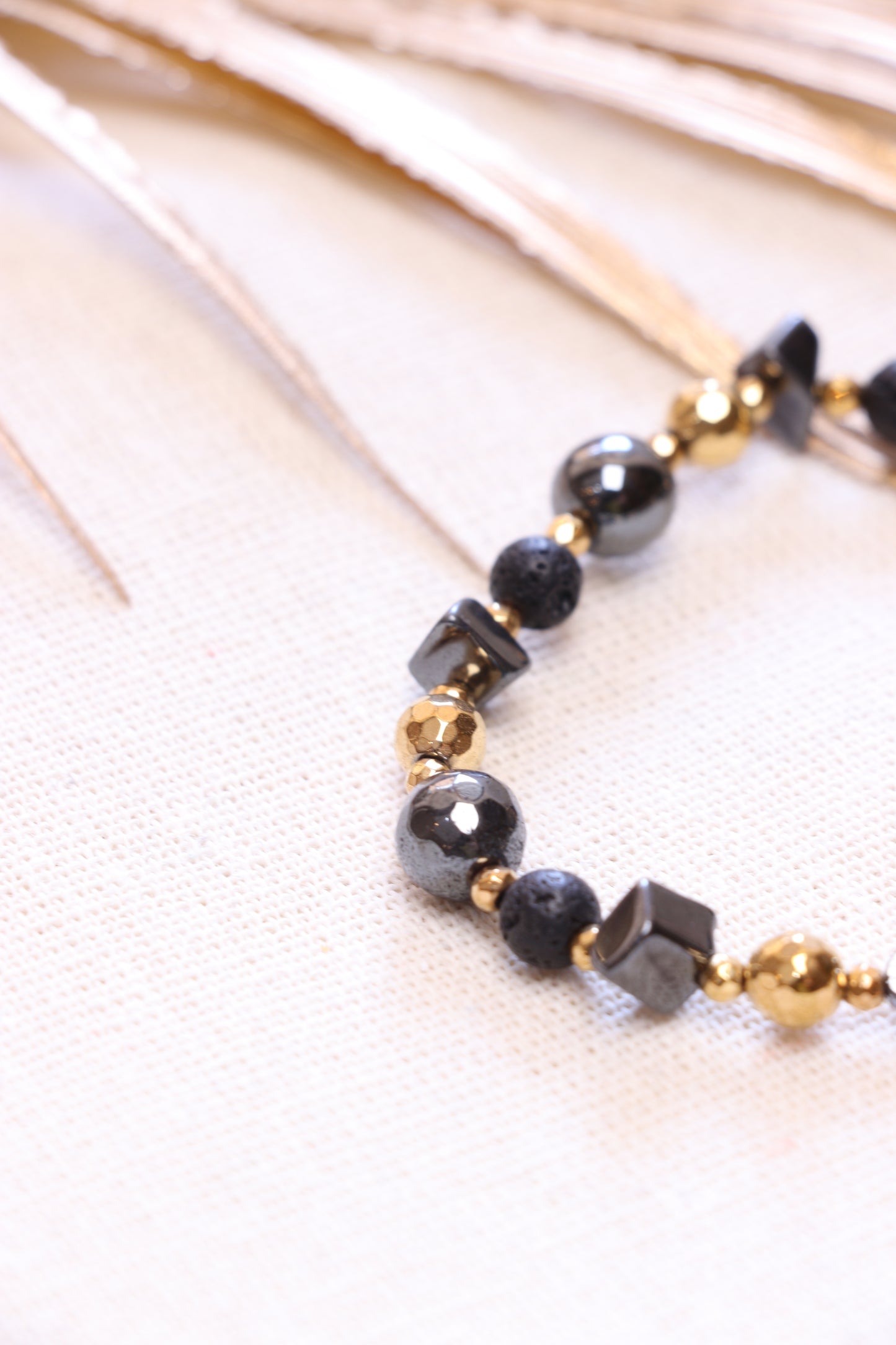 Bracelet EGIDE en Hématite | Protection contre les énergies négatives