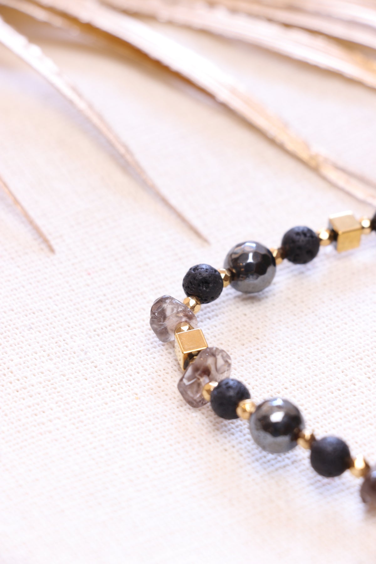 Bracelet en Hématite, Pyrite, Pierre de Lave et Quartz Fumé — Emmanuelle Bijoux