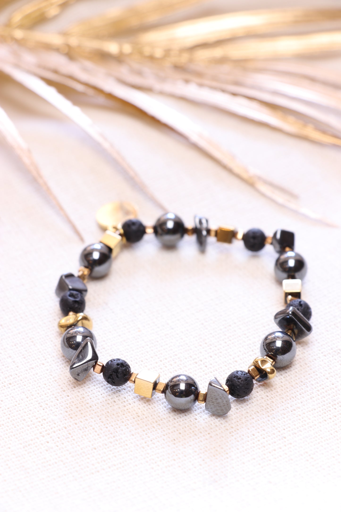 Bracelet EGIDE en Hématite | Protection contre les énergies négatives