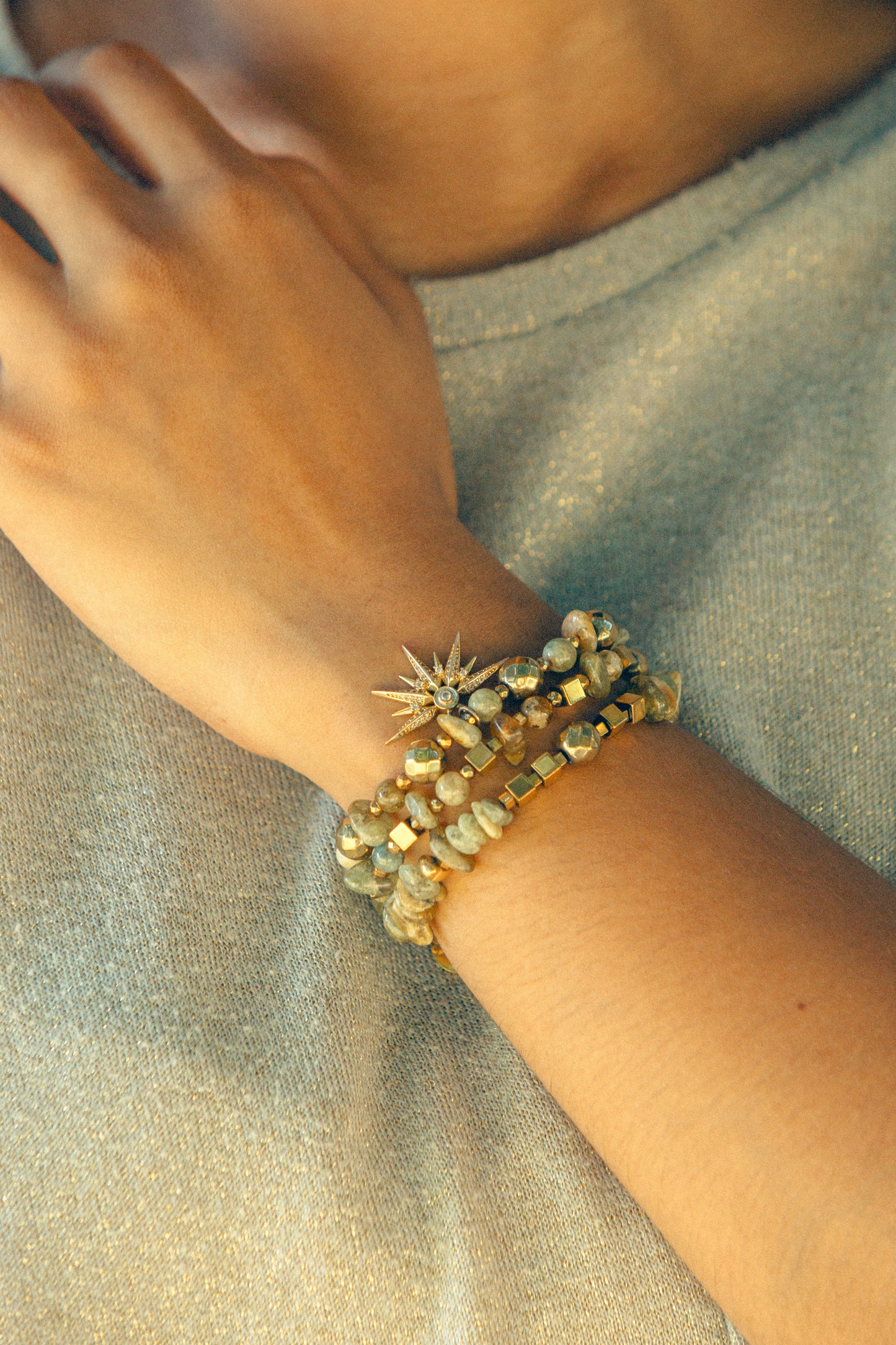 Bracelet UTTHANA Renouveau & Équilibre Émotionnel en grenat vert